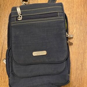 Baggalini navy cross body